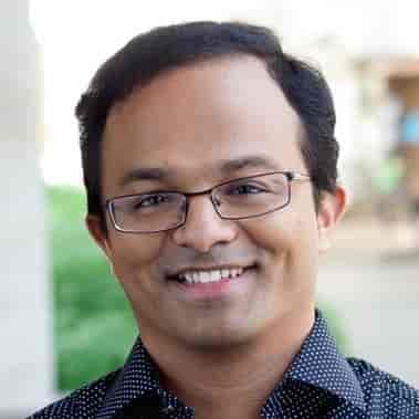 Dr. Kumar Muthuraman - Faculty Director
